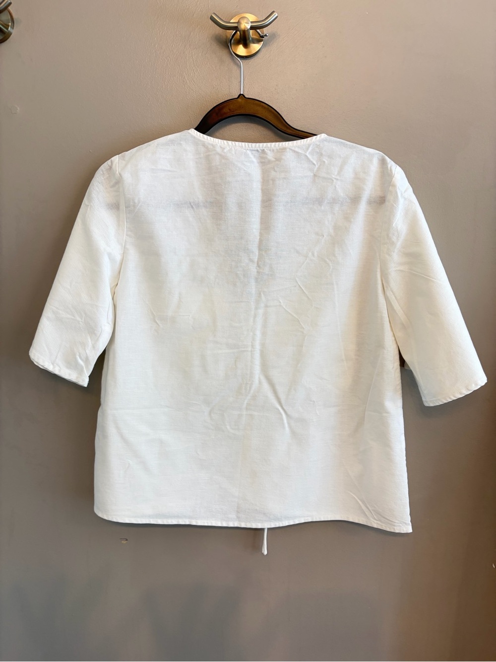 Sabo Skirt White linen blend blouse front tie detail and flap pockets size XS - Picture 10 of 14